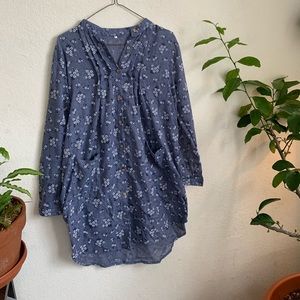 Blue/white floral Tunic top